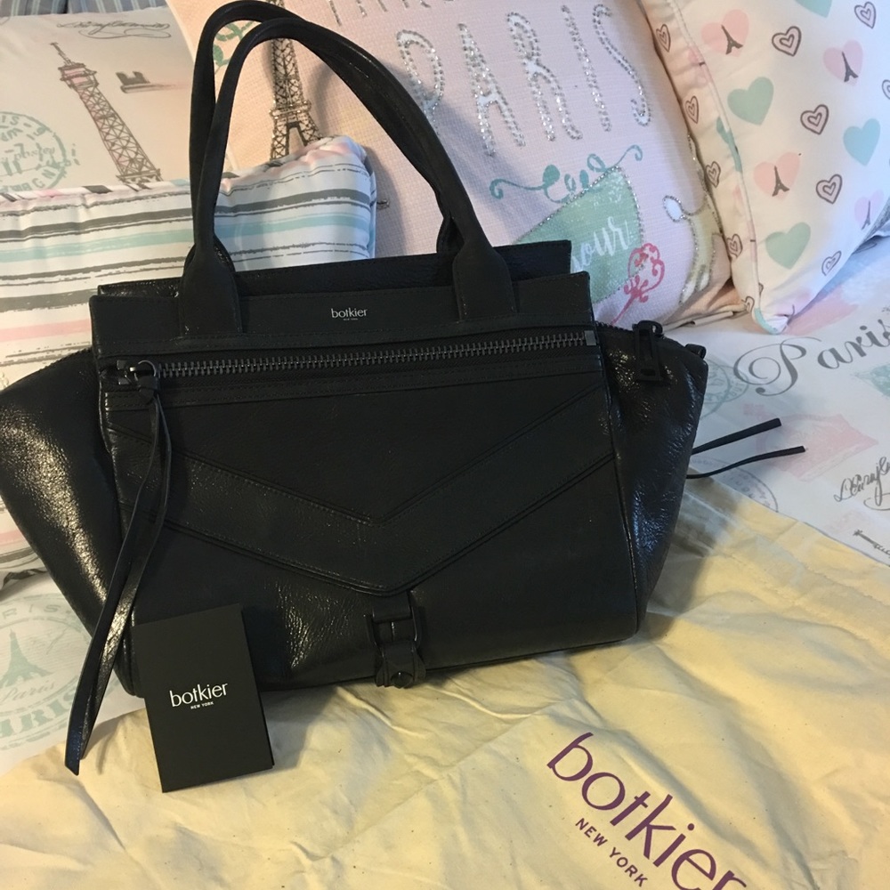 Botkier Trigger bag